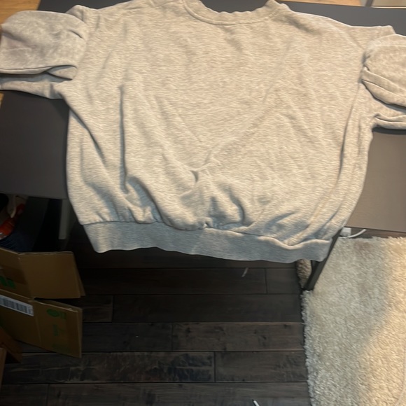 H&M Yale crewneck - Picture 2 of 3